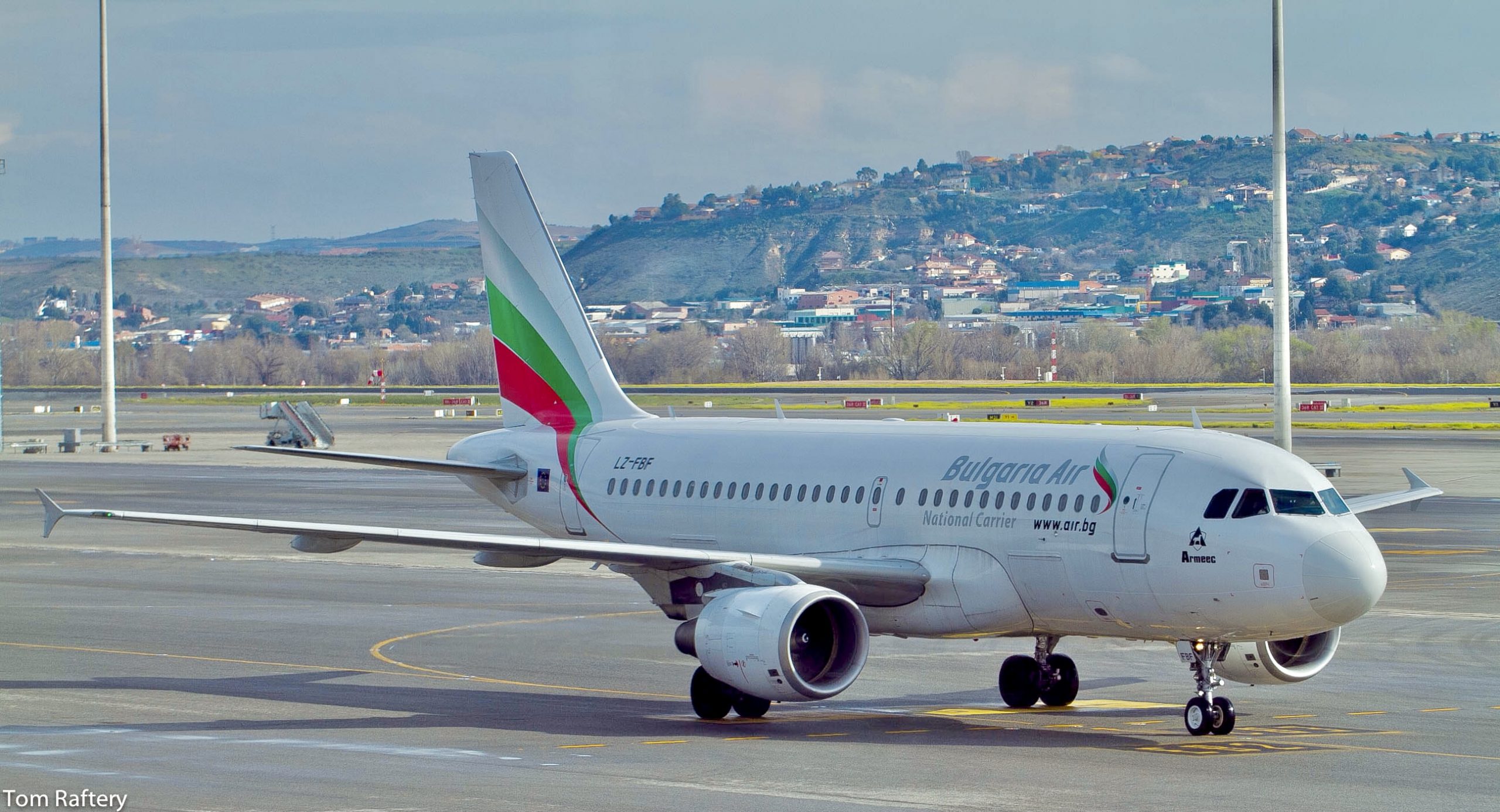 For more on the Airbus A319 see http://www.airliners.net/aircraft-data/stats.main?id=22